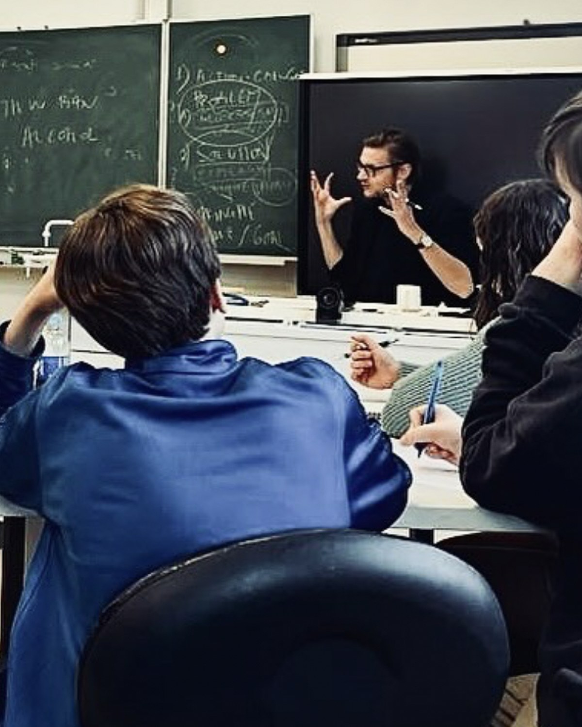 Mr. Miha Andrič teaching students in an online seminar